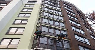 Установка крыши на балкон Карпинск цена от 1046 руб. м/2.